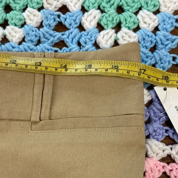 New NWT Joe B Benbasset High Waist Tan Khaki Women's Shorts Size 13 Stretch - Picture 2 of 10